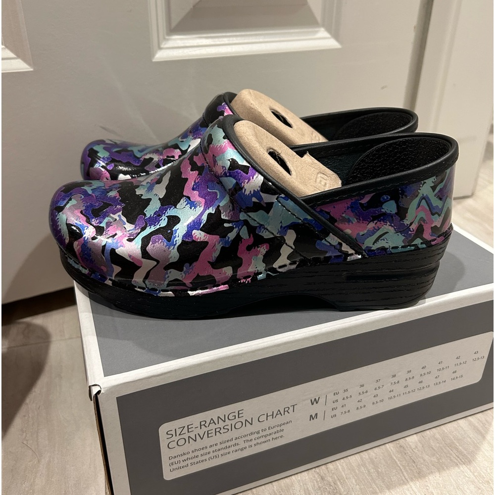New in box Dansko Mermaid Clogs size 37